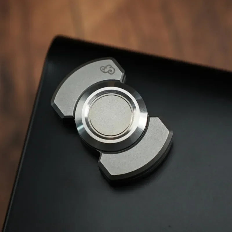 Metal Magnetic Slider Gyroscope Deformation Hand Spinning Card Mini EDC Decompression Adult Fidget Toy Anti Anxiety